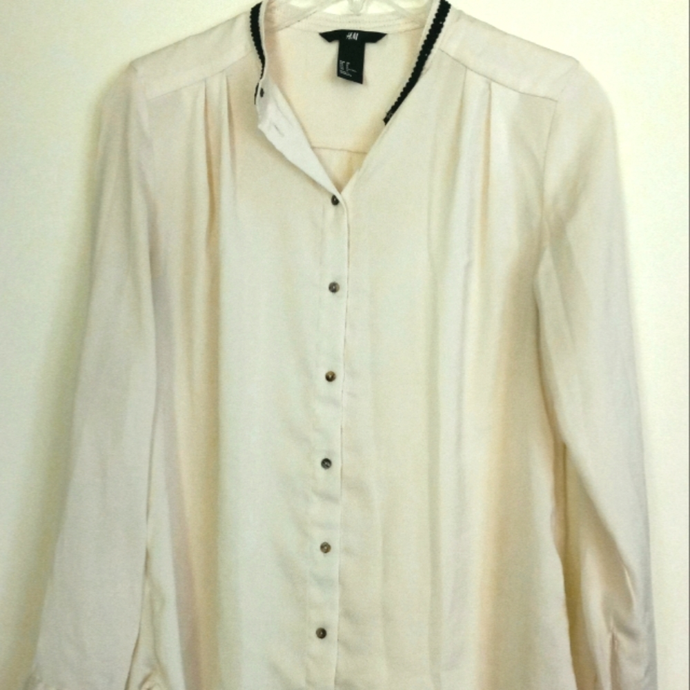 H&M long sleeved high low career blouse size 2